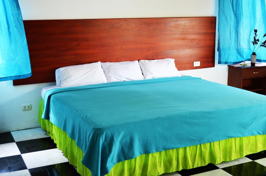 Piedras Blancas Lodge Пуэрто-Айора Номер фото