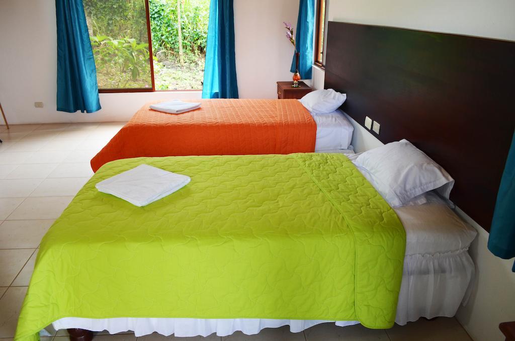 Piedras Blancas Lodge Пуэрто-Айора Номер фото